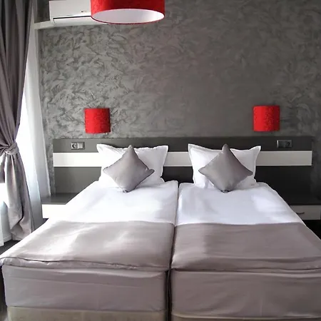 Hotel Gran Via 3*
